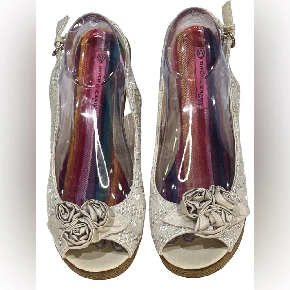 Rock & Candy by ZiGi Karisma Women’s Sandal Peep Toe/Eyelet Cream Size-9 EUC